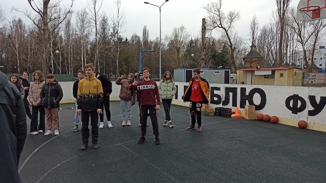 30 марта учащиеся 7 А класса приняли участие в городских соревнованиях «Быстрее, выше сильнее»..